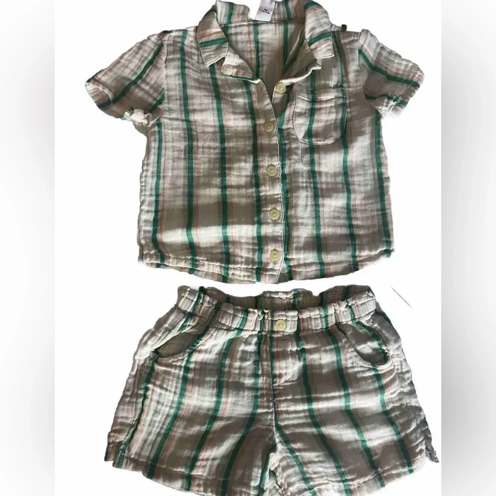Old Navy Kids size 5Y green striped shirt set